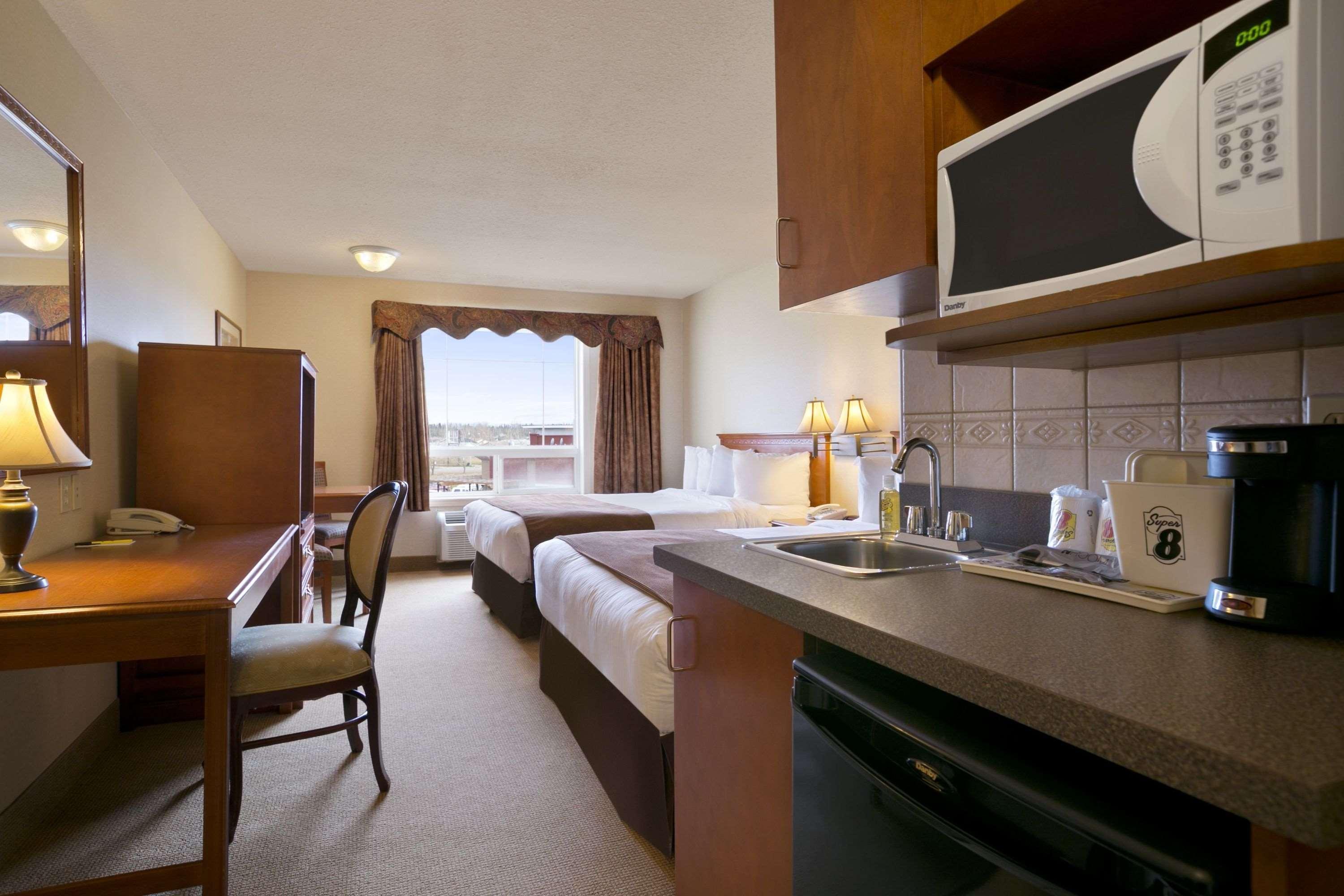 Super 8 By Wyndham Fort Nelson Bc Zewnętrze zdjęcie