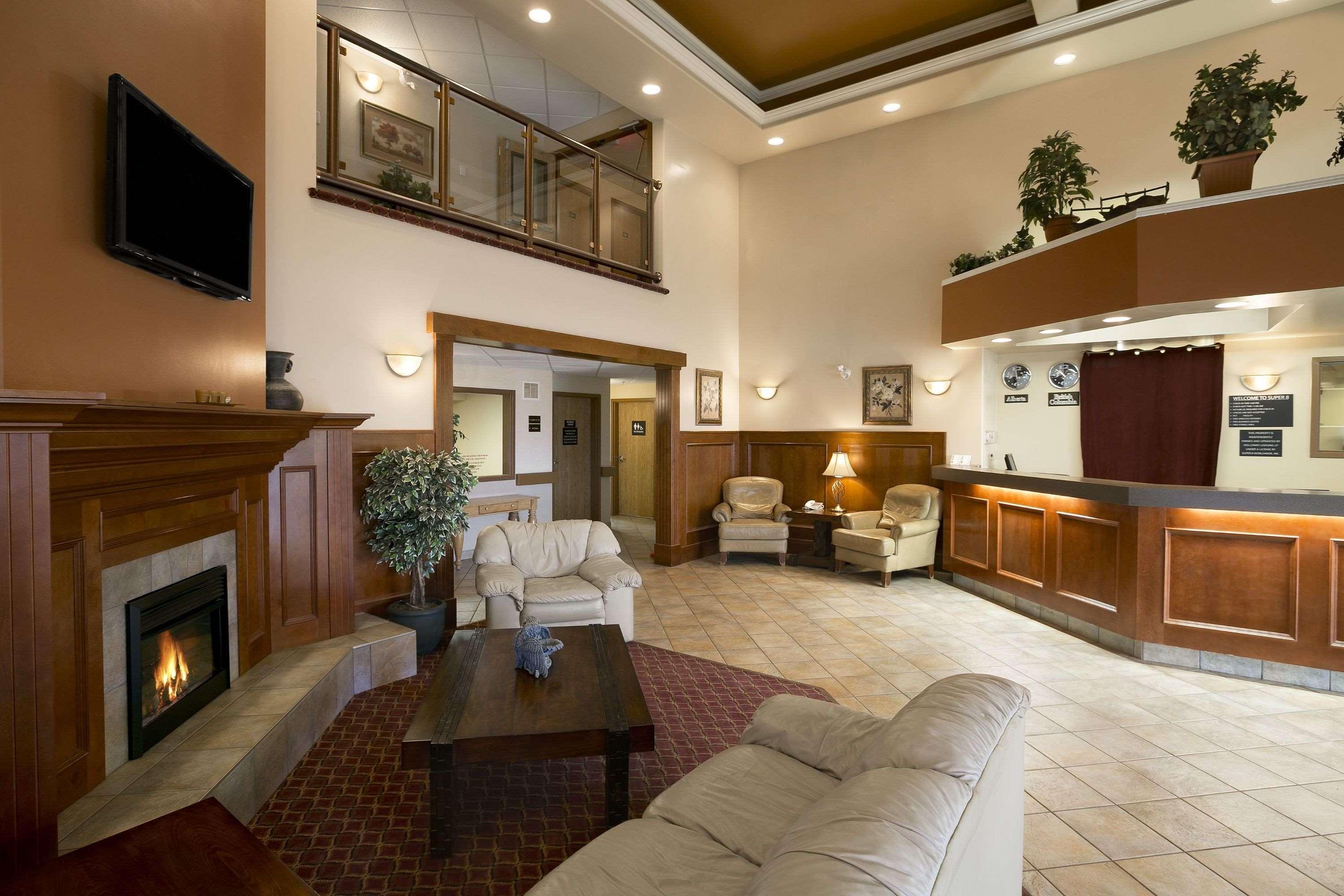 Super 8 By Wyndham Fort Nelson Bc Zewnętrze zdjęcie
