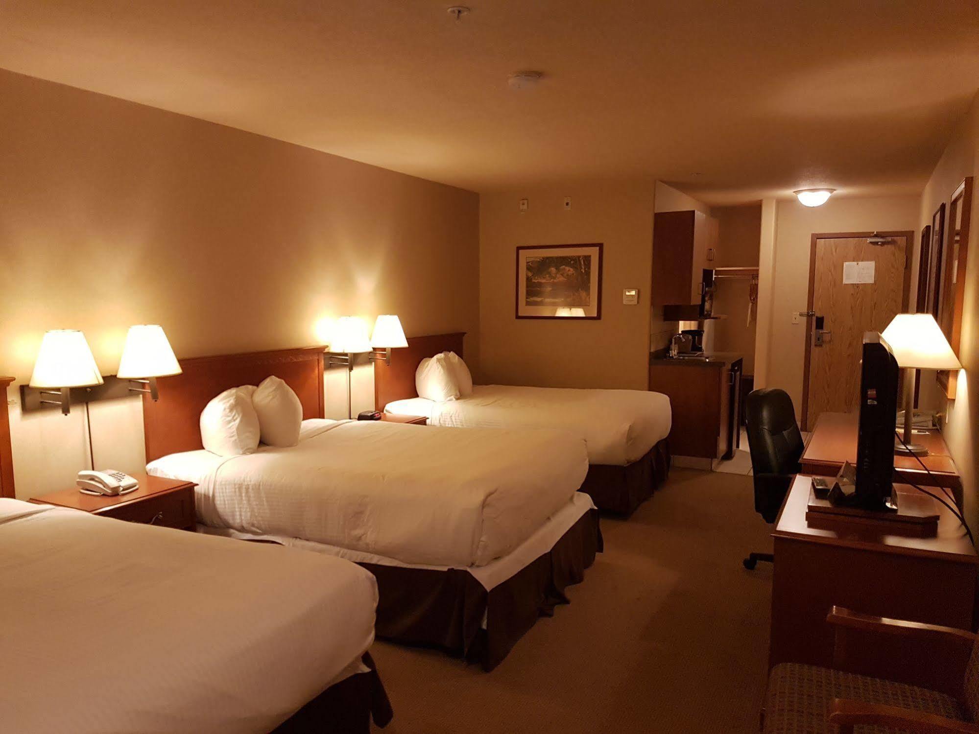 Super 8 By Wyndham Fort Nelson Bc Zewnętrze zdjęcie