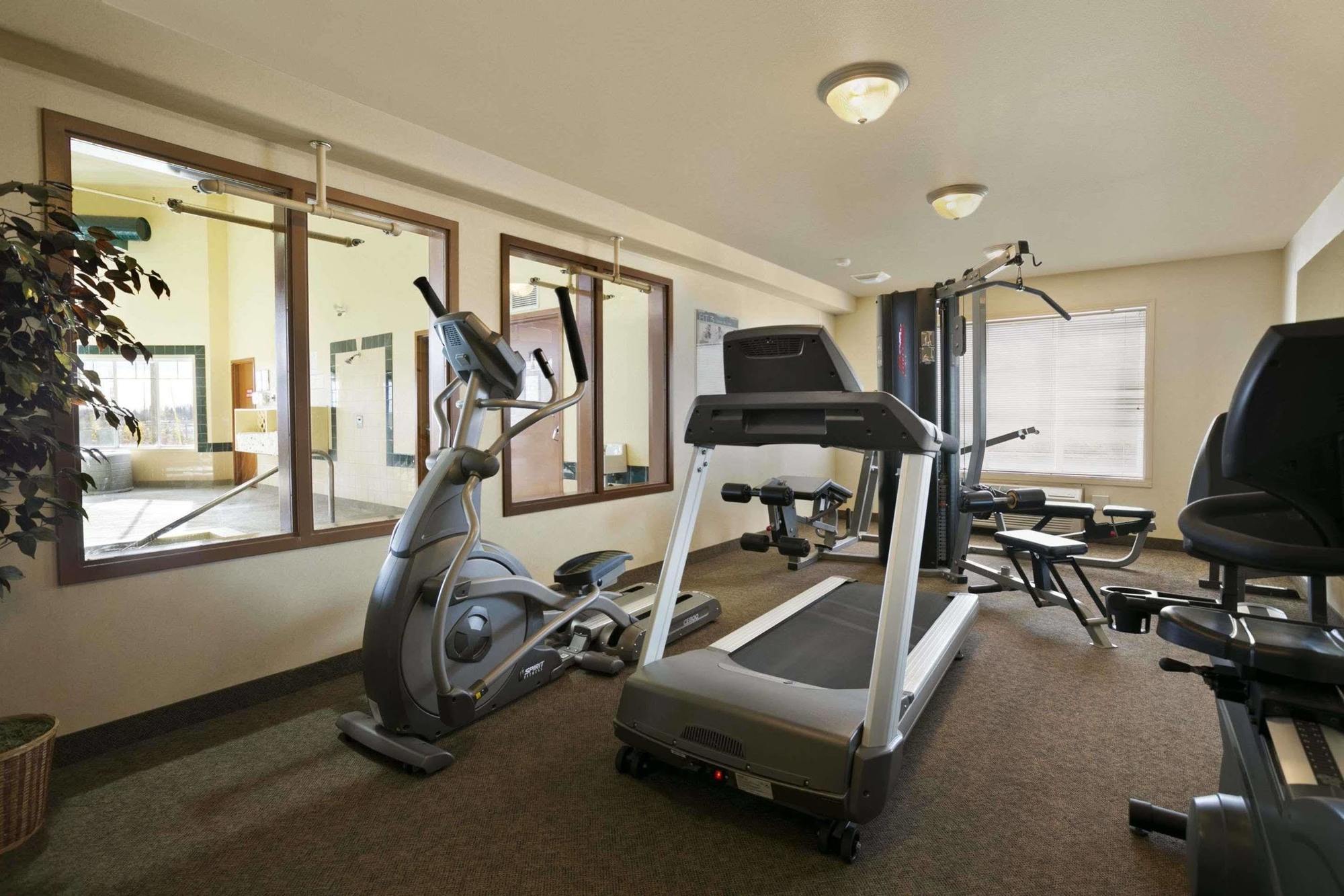 Super 8 By Wyndham Fort Nelson Bc Zewnętrze zdjęcie